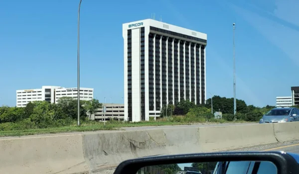Metropoint ‒ The Center for Business